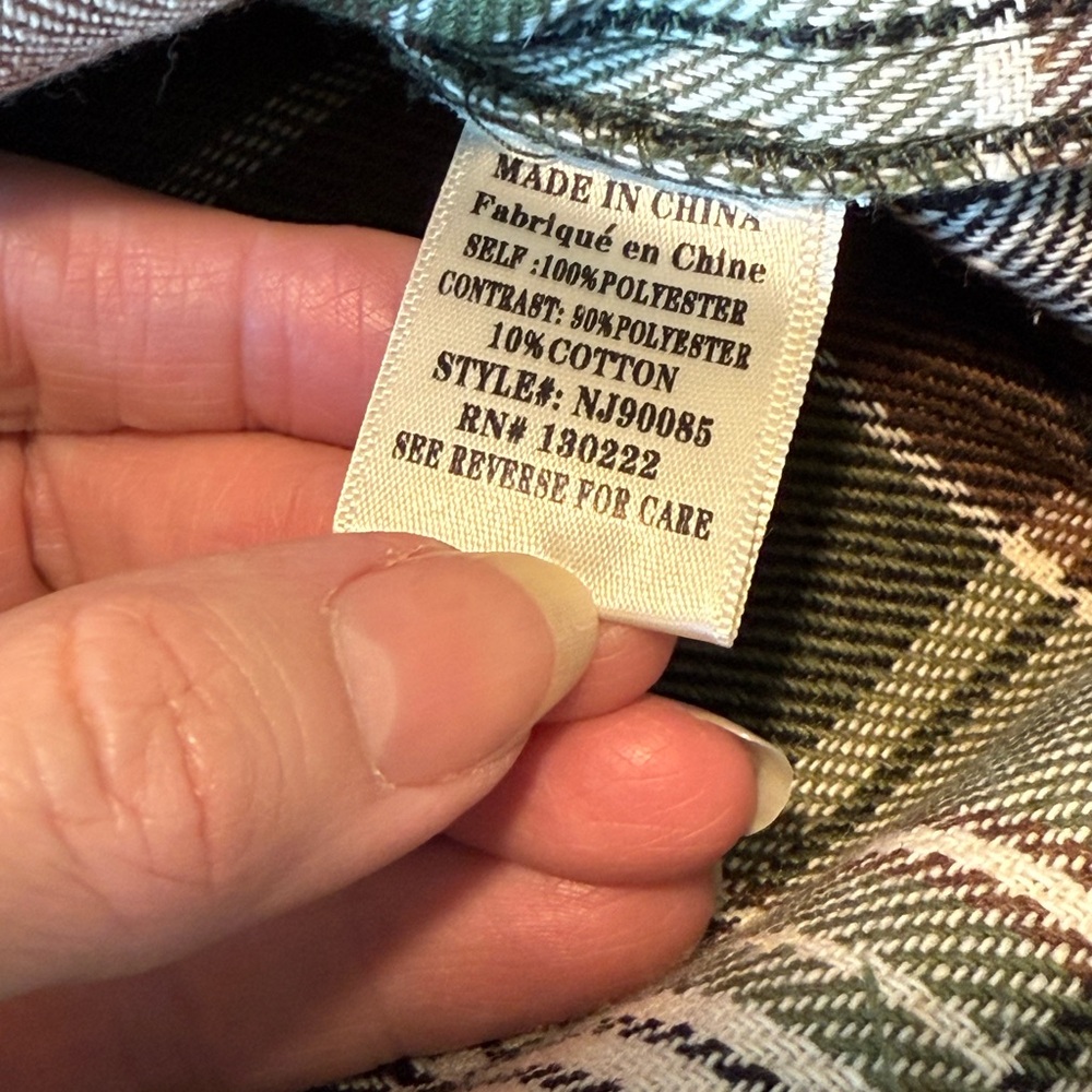 Women's Green Plaid Button-Down Hooded Shirt - Picture 9 of 10